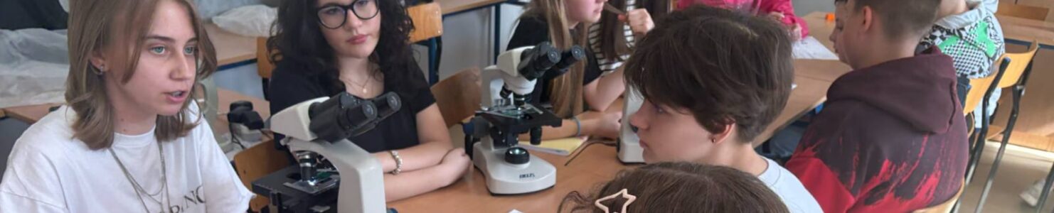 Warsztaty z genetyki i biologii – spotkanie z klasą I B